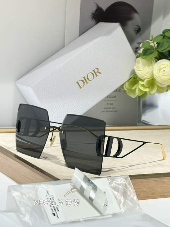 Picture of Dior Sunglasses _SKUfw76705643fw